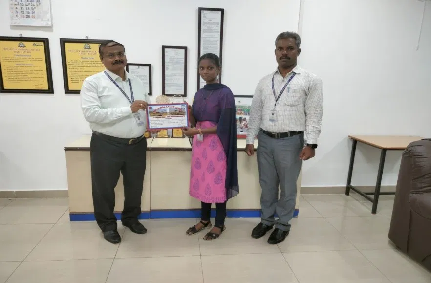 Cadet. MUTHU MAHALAKSHMI. P had been Honored by our Principal for successful completion of EK BHARAT SHRESH BHARAT (ESSB) DRDO CAMP from 09 May 2023 to 13 May 2023,at Chennai.
